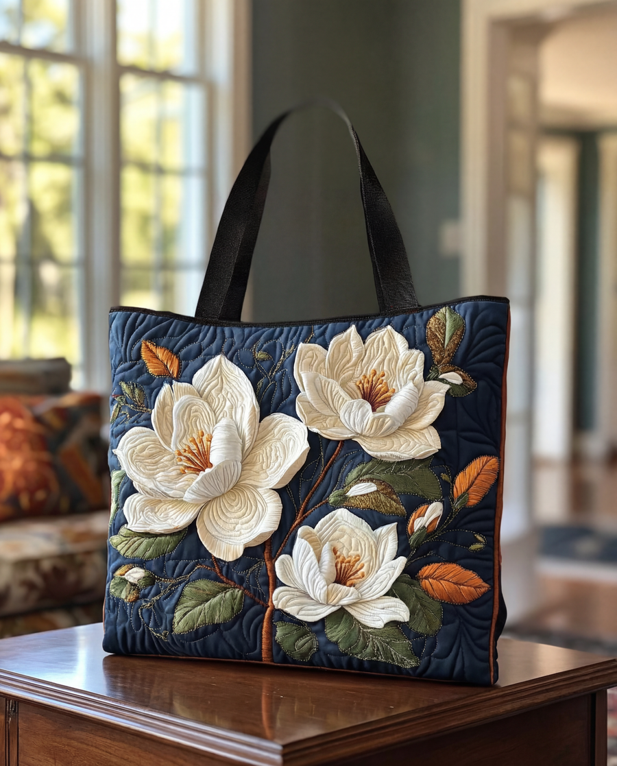 Handgefertigte, gesteppte Handtasche „Zarte Magnolie“